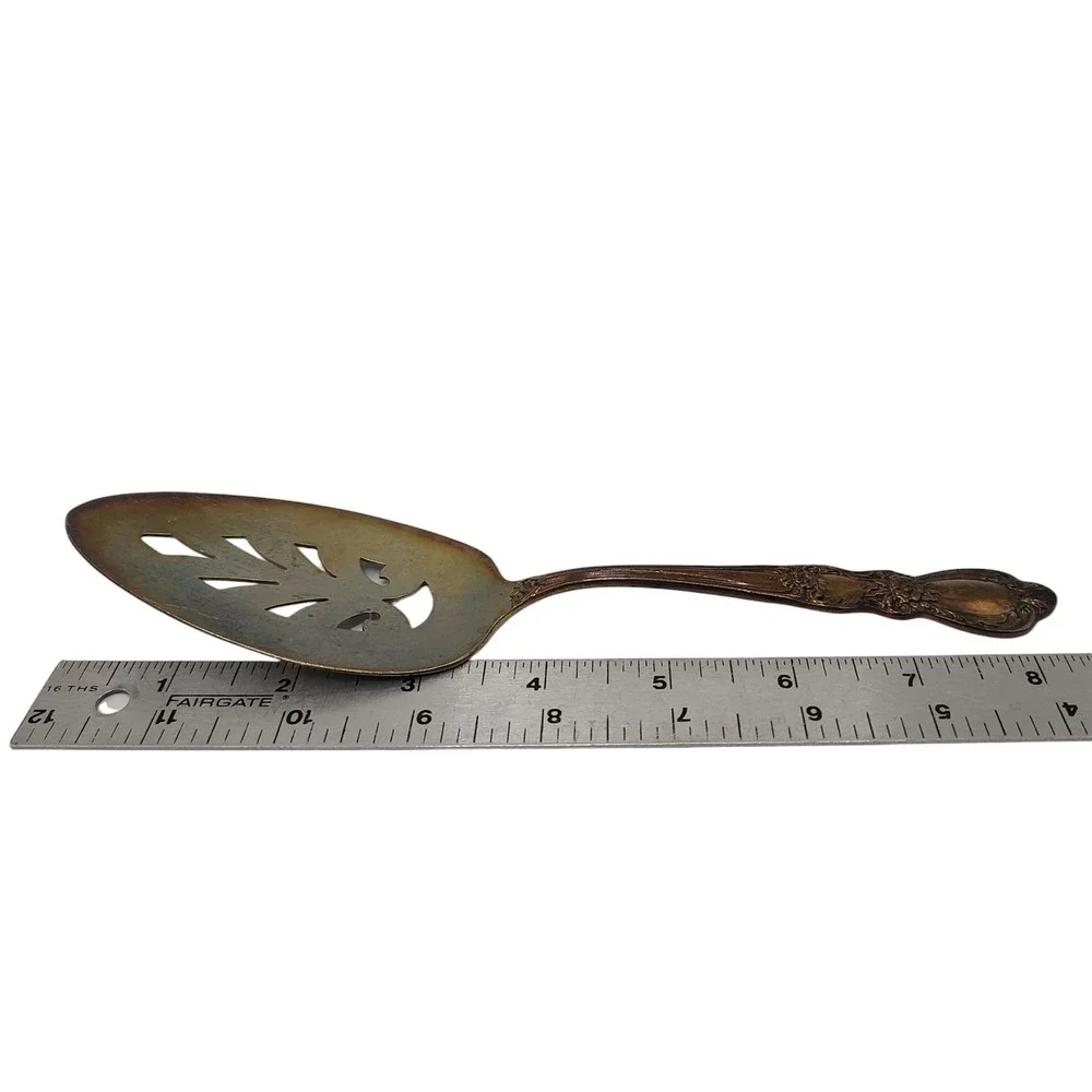 1847 Rogers Bros Heritage Cake Server Serving Utensil Silver Plated Mid‎ Century
